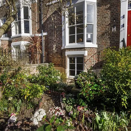 The Garden Square - Unique Luxury In Historic Garden Square - Ideal For 2 People * York