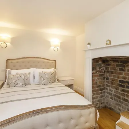 The Garden Square - Unique Luxury In Historic Garden Square - Ideal For 2 People