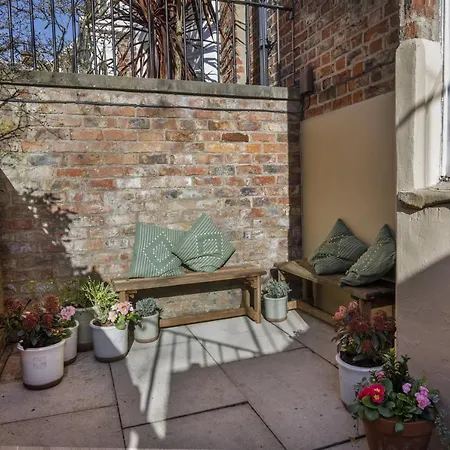 شقة The Garden Square - Unique Luxury In Historic Garden Square - Ideal For 2 People يورك